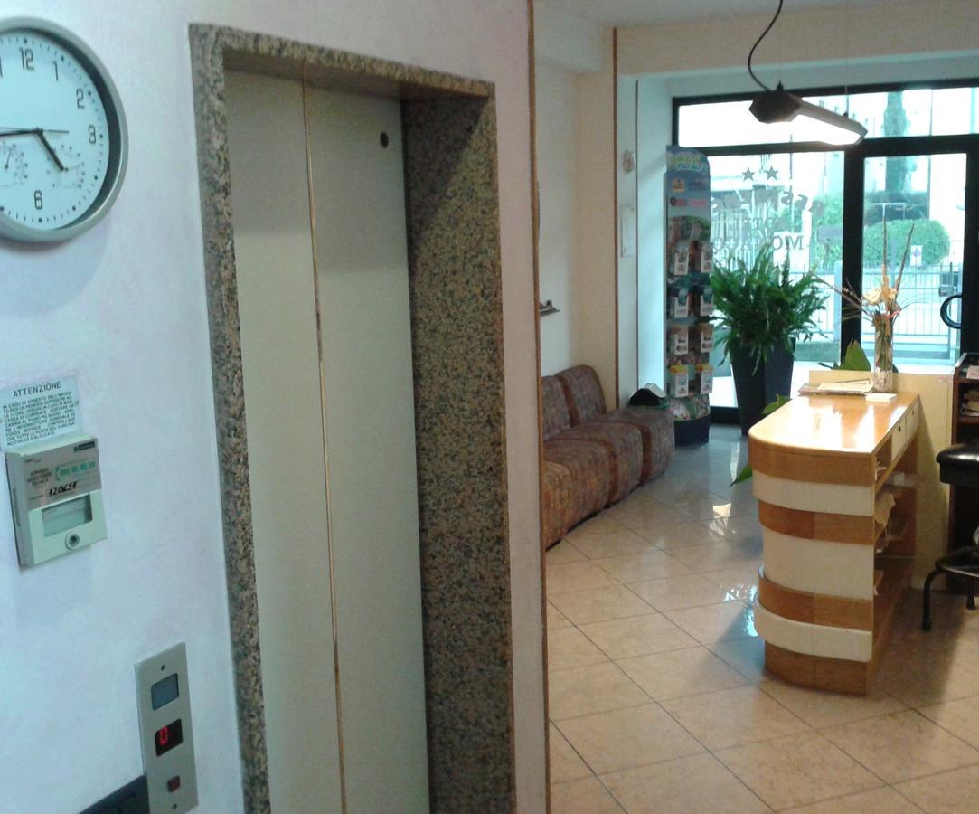 Residence Monaco Appartamenti Rimini Zewnętrze zdjęcie